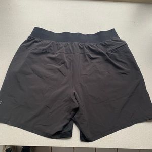 7 inch XL Black lululemon shorts